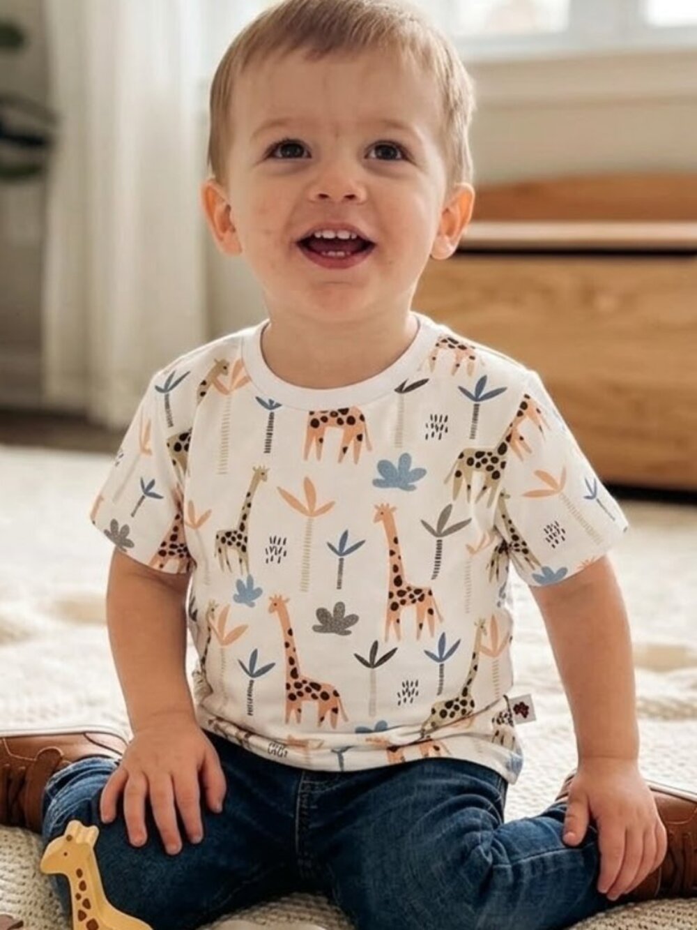 Baba Fishees Giraffe Print Animal Safari Graphic All Over T-shirt Top 3-4 Years